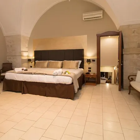 Oro Hotell