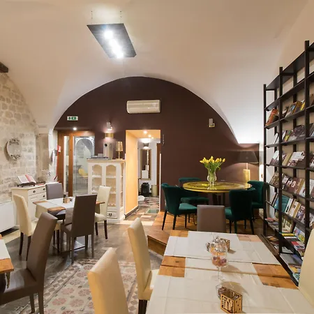 Oro Hotel 3*
